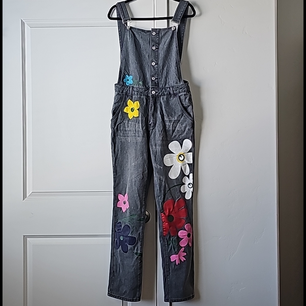 Misslook Graywash Floral Painted Overall Jumpsuit